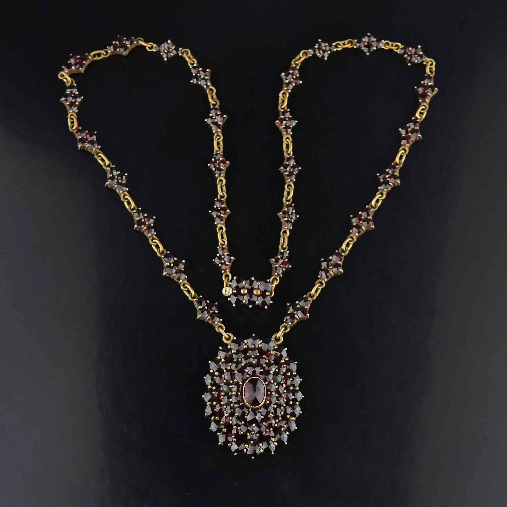 Antique Victorian Bohemian Garnet Necklace