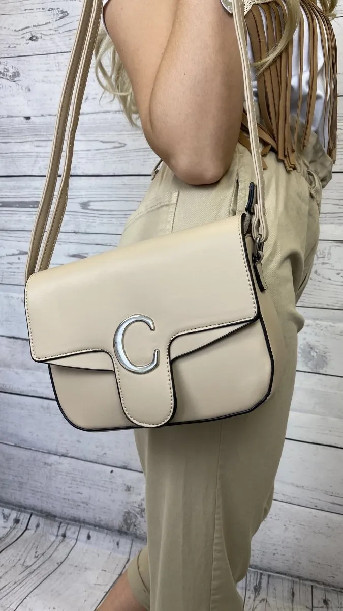 Borsa a tracolla beige con dettagli argento