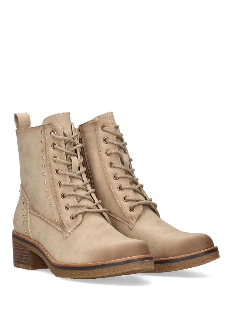 BOTIN TACHUELAS MODELO ETIKA LYON COLOR BEIGE MUJER TACON BAJO.