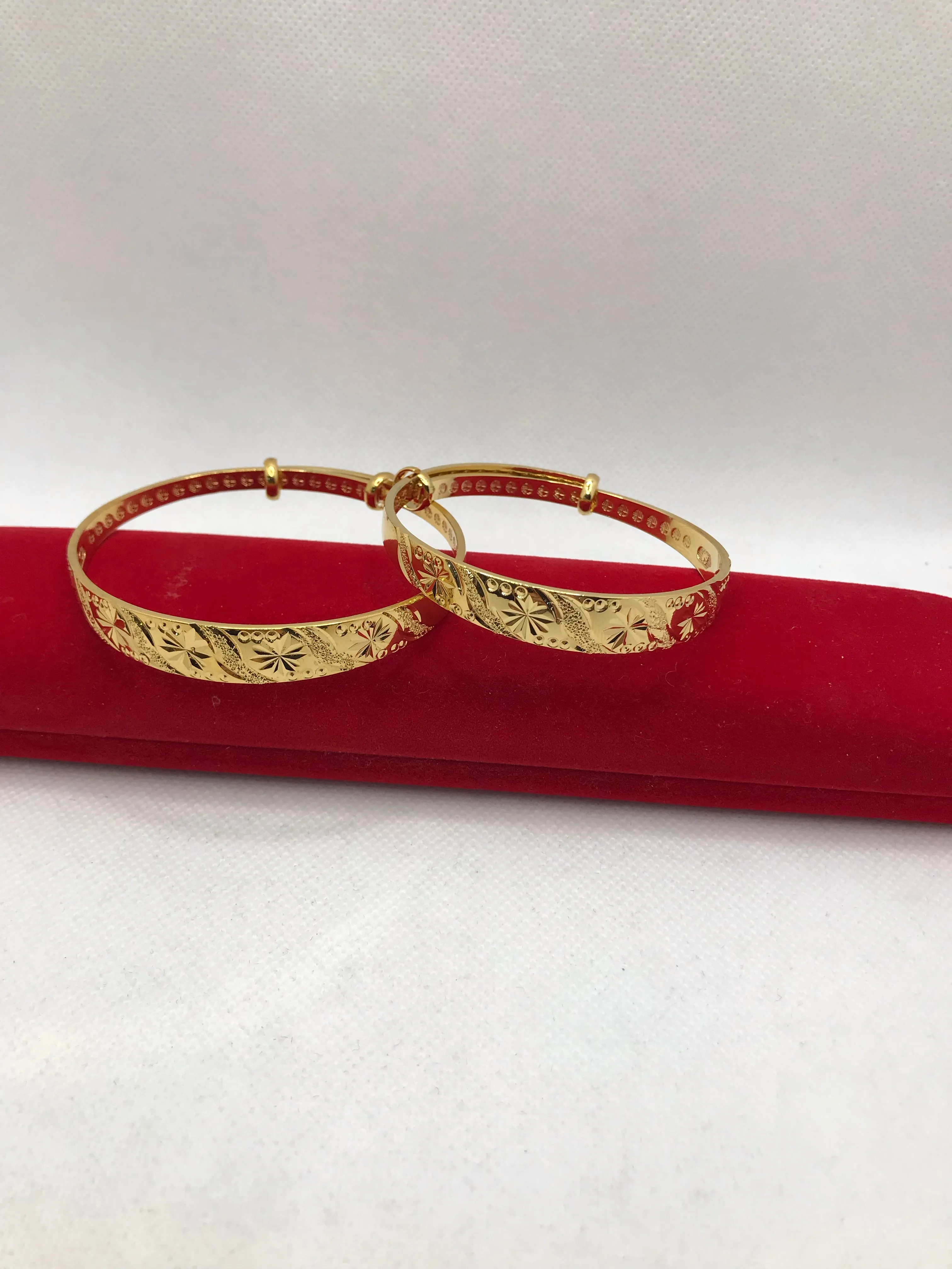 Gold plated adjustable bangles