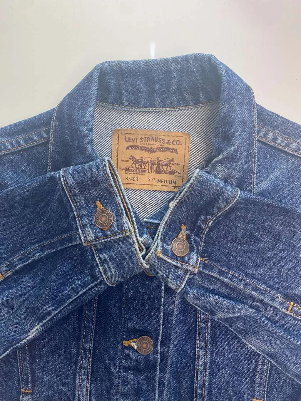 Kids vintage Levis denim jacket in indigo blue – Age 10 to 12