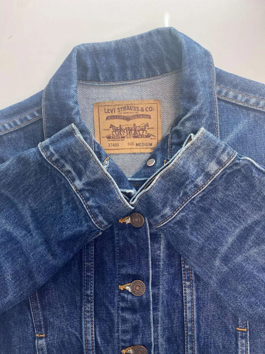 Kids vintage Levis denim jacket in indigo blue – Age 10 to 12