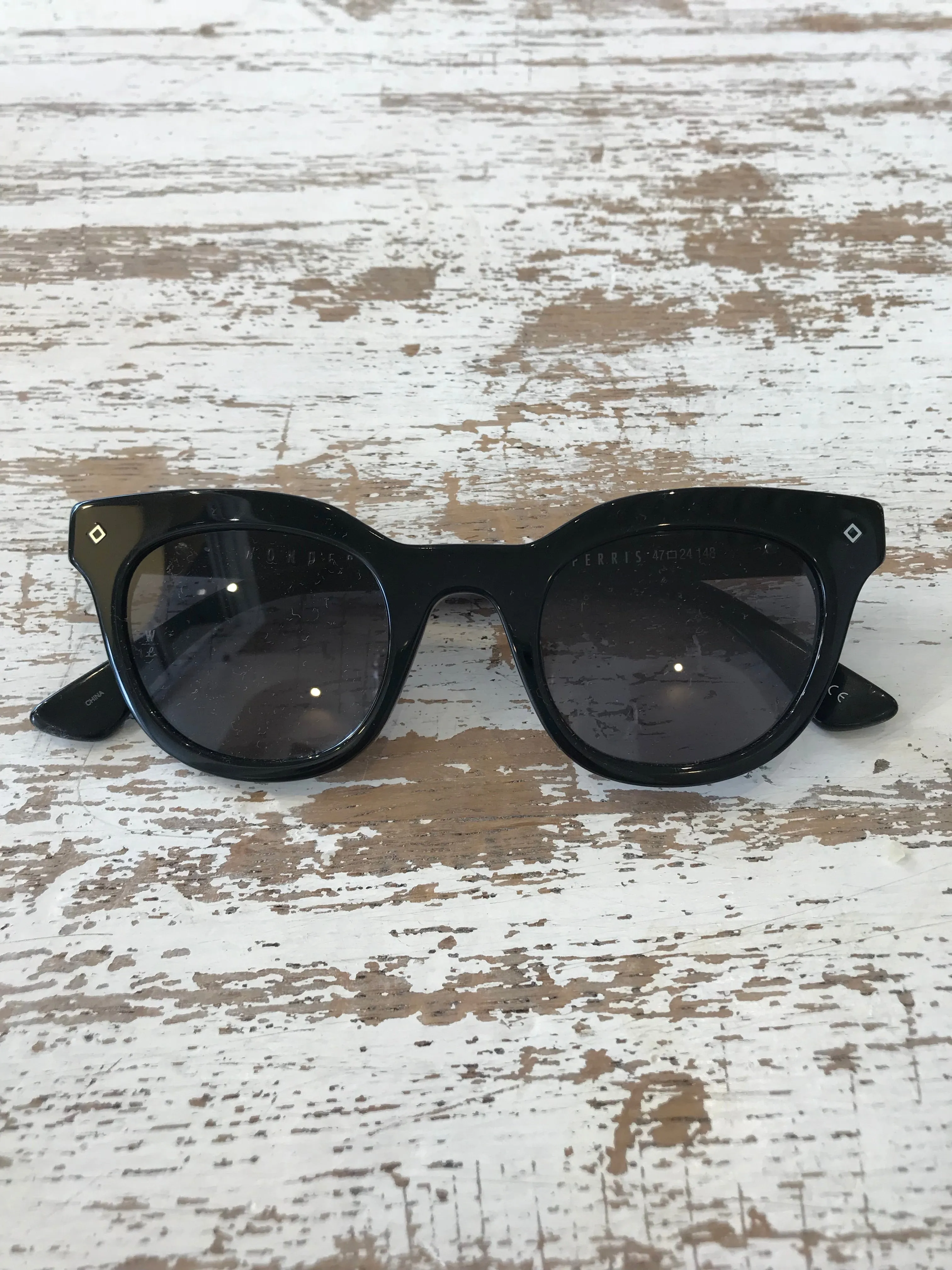 Wonderland Perris Sunglasses